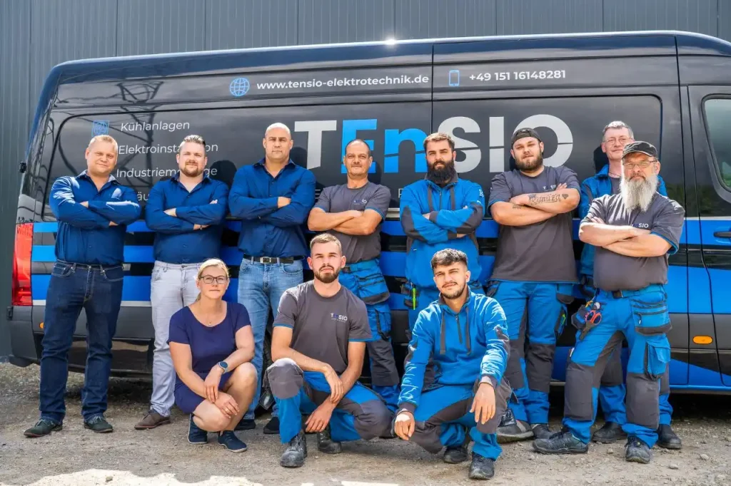 Arbeitskleidung mit Firmenlogo und Veredelung